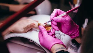 Os materiais essenciais para manicure e pedicure
